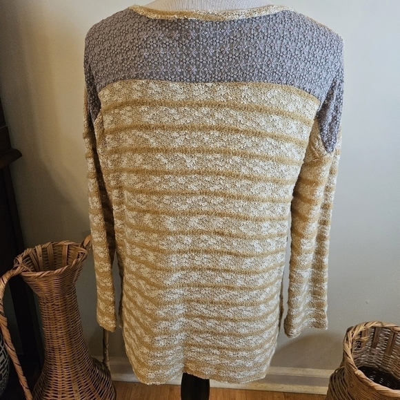 COMME toi pullover lightweight long sleeve sweater size s. - Picture 3 of 8